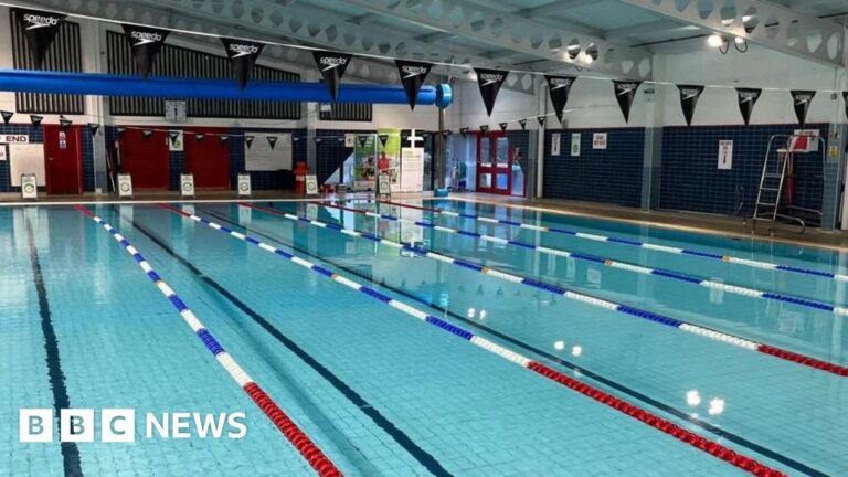 Royal Navy Kids Get Free Swimming Lessons in Helston