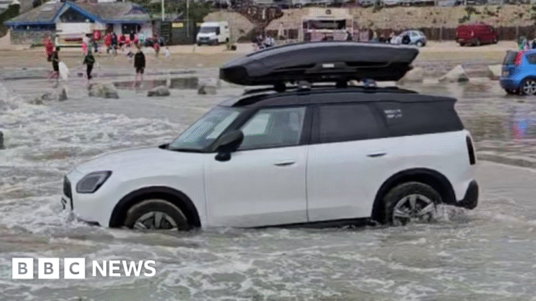 Car Tide Trap at Polzeath Prompts Beach Warning
