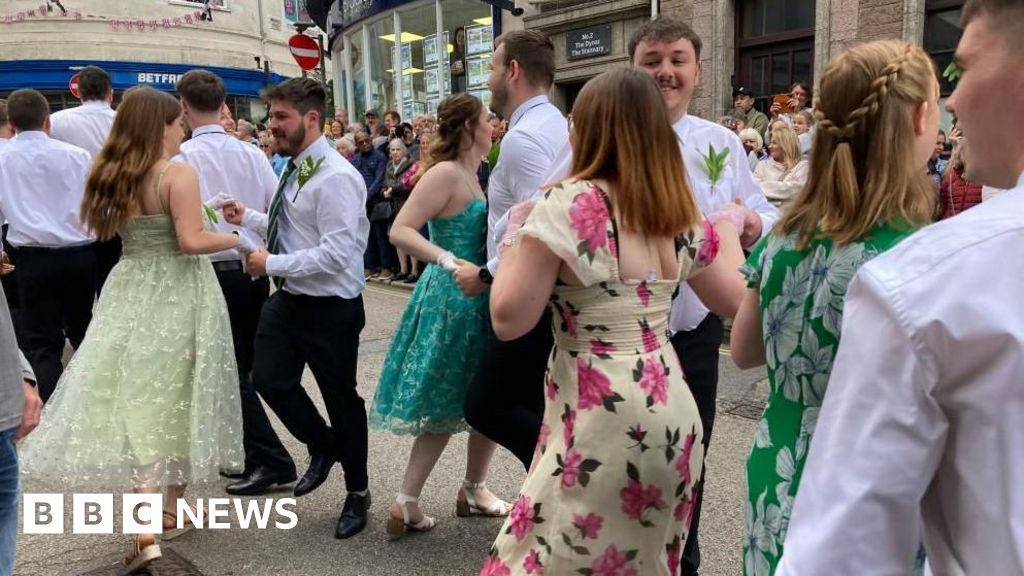 Helston Flora Day: 20,000+ Celebrate Cornish Tradition