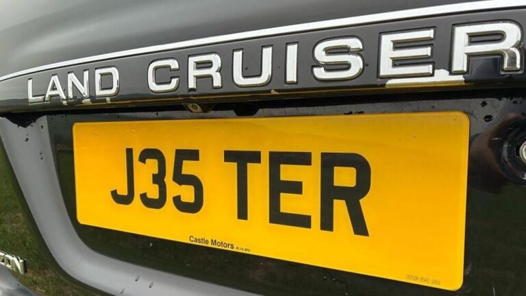 Jethro's Number Plate Fetches £30,500 at Auction